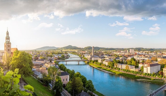 Munich to Herrenchiemsee and Salzburg Private Tour