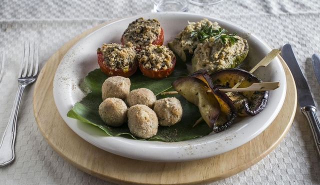 Private lunch or dinner with an Italian family with cooking demo and wines included in Treviso