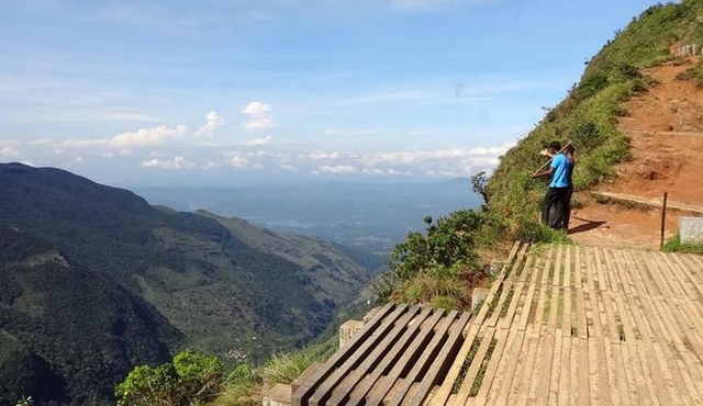 Horton Plains National Park and Tea Factory Private Day Trip