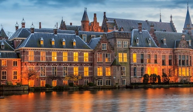 Modern Rotterdam, Political The Hague & Historical Delft: Day Tour