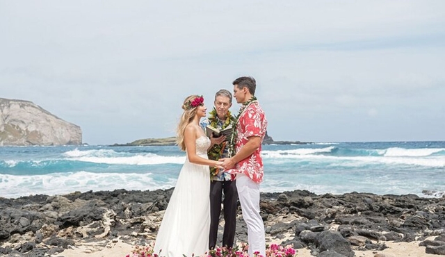 Honolulu: Beach Destination Wedding Package