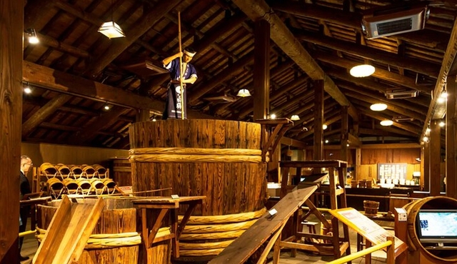 Nada Gogo Sake Brewery Tour in Kobe from Osaka