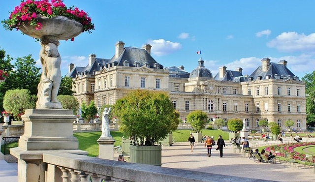 Private 90‐Minute Walking Tour with a Local Guide, Luxembourg