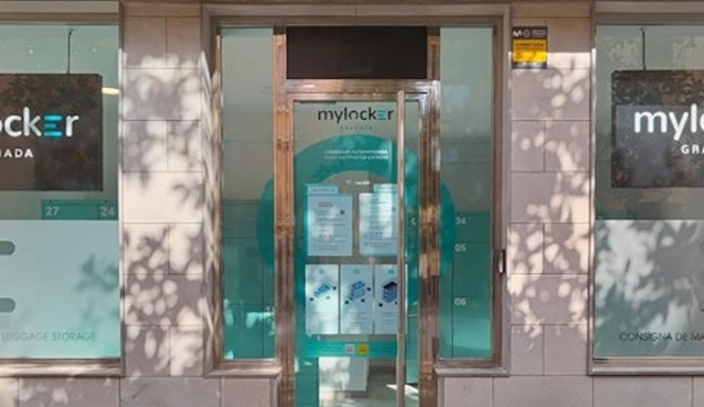 Granada: Locker Rental
