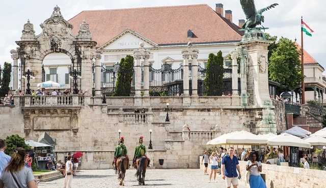 Promenade dans le quartier du château de Budapest