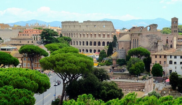 Rome: Colosseum and Ancient Rome Private Walking Tour