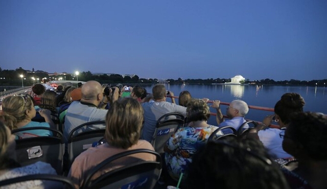 Washington DC: Nighttime Open‐Top Double‐Decker Bus Tour