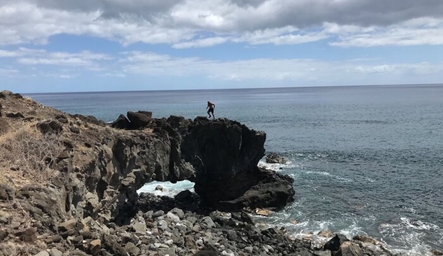 Honolulu Private Hiking and Mermaid Cave Exploring Tour