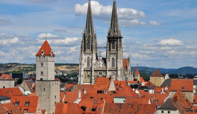 Discover Regensburg in 1 Hour with a Local