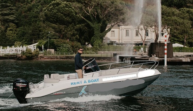 boat tour on lake Como