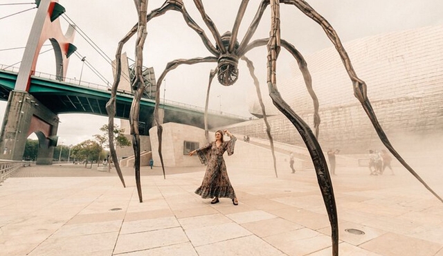 Private Photo Session in Bilbao, a Travel Memory