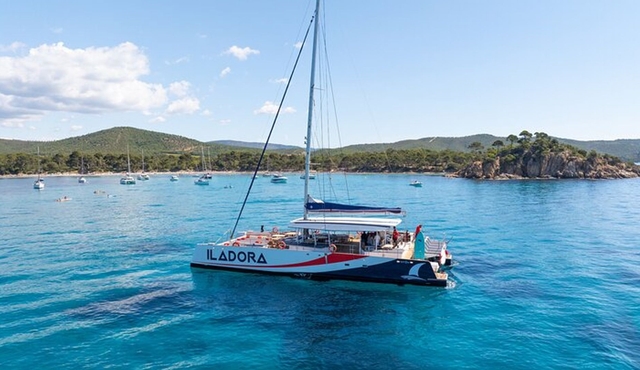Afternoon Relaxing in Maxi Catamaran Bregançon Hyères