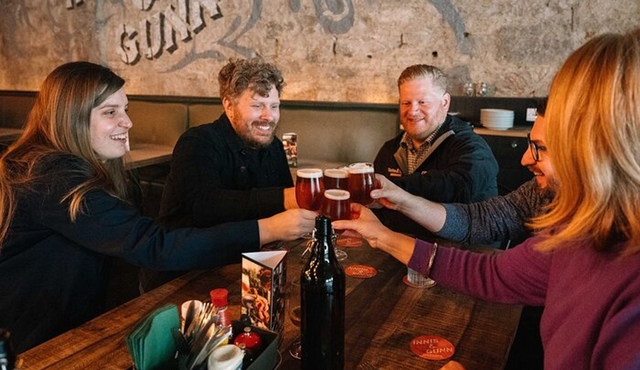 Taste & Tour: Edinburgh Food Tour with Drinks