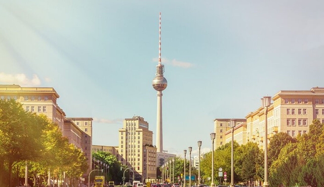 Berlin Sightseeing Tour From Warnemunde or Rostock Port