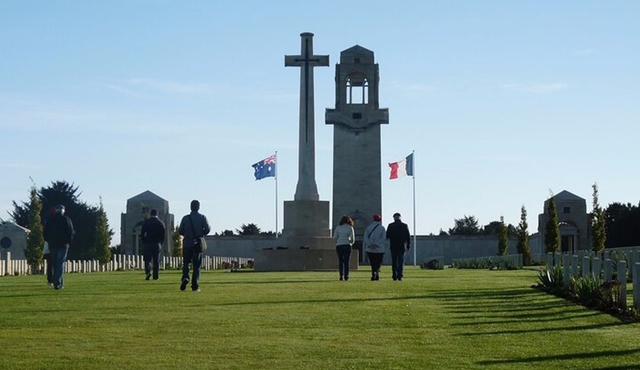 Full-Day Private WW1 Australian Battlefield Day Tour from Amiens