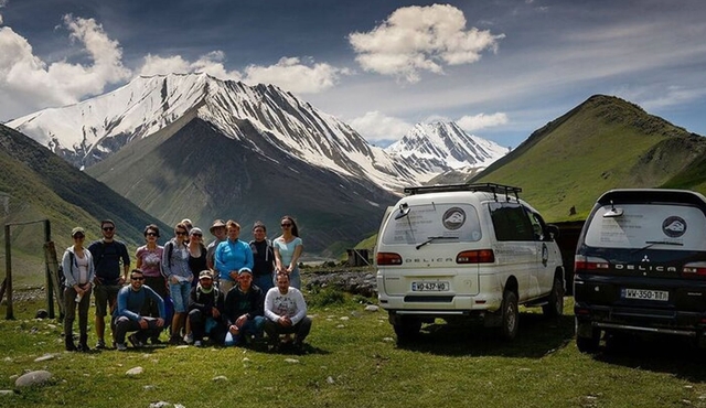 Round‐Trip Bus Transfer to Truso Valley from Kazbegi