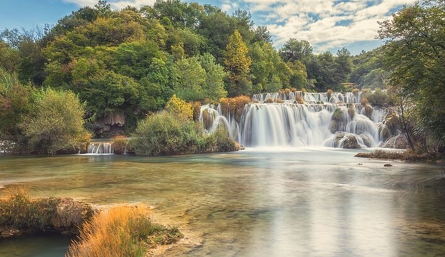 Zadar Private Sightseeing Transfer to Split via Krka Waterfall