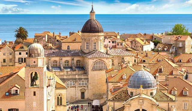 Makarska Riviera to Dubrovnik Guided Tour, Shopping, Transport