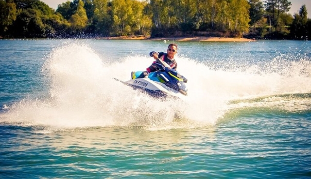 Jet‐ski session near Nantes
