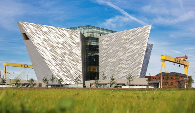 Giant's Causeway and Belfast Titanic tour from Dublin