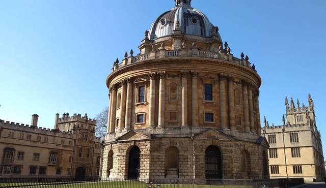Private Oxford Tour Transport and Entry Included