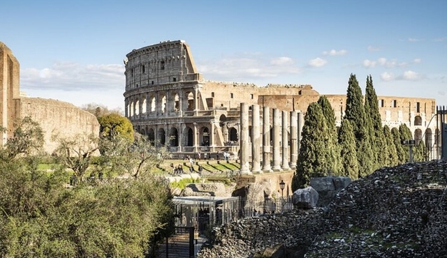 Colosseum and Ancient Rome Small Group Tour in Rome
