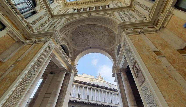 Naples Small Group Tour: Legends and Mysteries