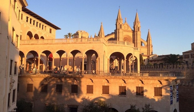 Palma de Mallorca Cultural and Foodie Tour