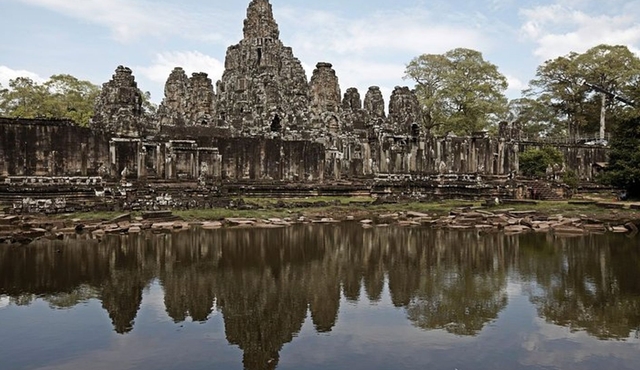 Stunning Memoires of an Angkor Era