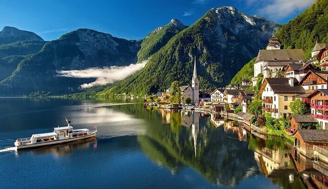 Private Tour: Hallstatt‐City, Skywalk, and Salt Mine from Vienna