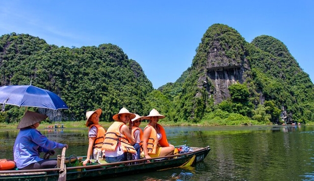 Ninh Binh Private Tour : Bai Dinh Trang An 1 Day Tour from Hanoi