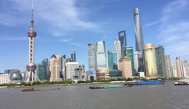 Private Tour of Shanghai Museum, Yu Garden and Shanghai Tower with Pickup