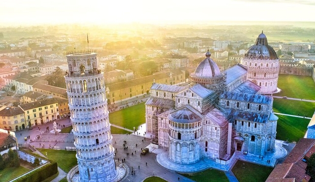 Pisa, Lucca Private Full-Day Tour With Wine From Florence