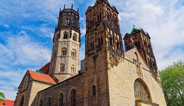 1‐hour small group tour of Münster with a local
