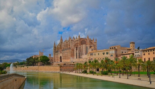 Palma de Mallorca, Valldemosa and Sóller Private Day Tour