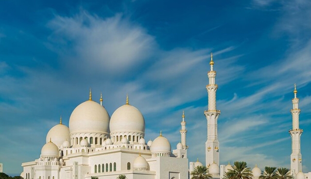 Full‐Day Abu Dhabi Adventure City Tour