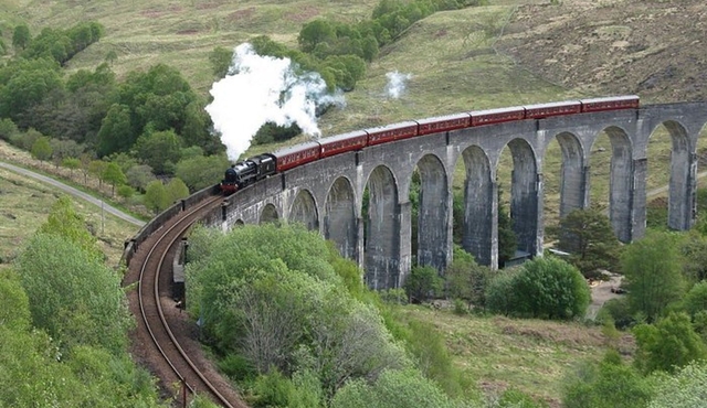 Edinburgh to Highland Film Locations Tour with Jacobite Train