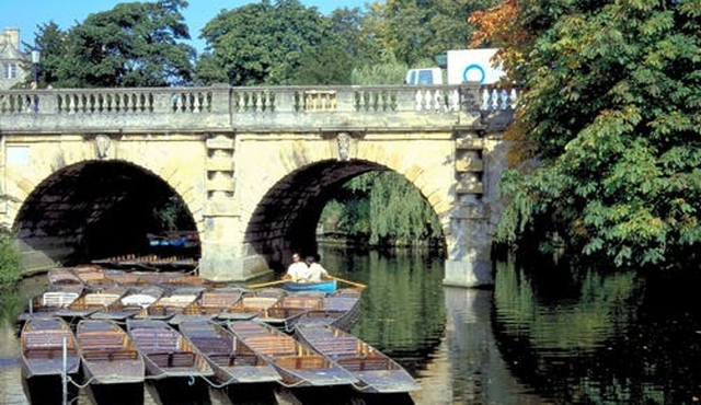 Oxford picnic sightseeing cruise