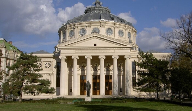 Bucharest sightseeing tour by minivan