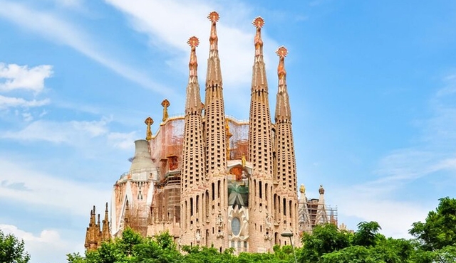 Barcelona: Sagrada Familia Tour