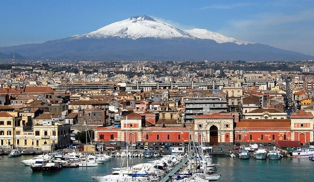 Visite guidée privée à pied de Catane avec un guide professionnel