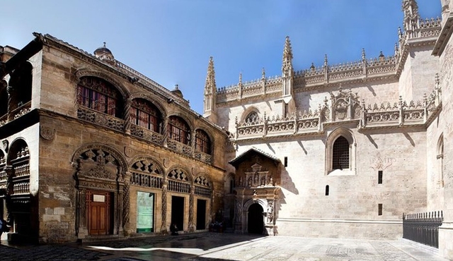 Granada Private Walking Tour of City Center and Albaicin