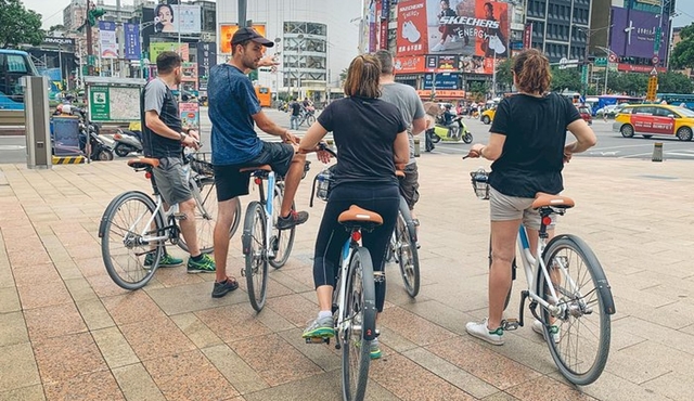 Taipei: Small‐Group Morning Bike Tour