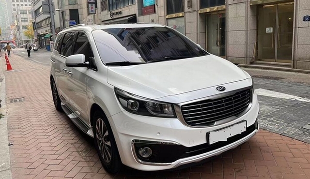Shanghai City to Shanghai Hongqiao Airport (SHA) — Departure Private Transfer