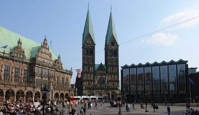 Bremen — Guided walking tour of city center