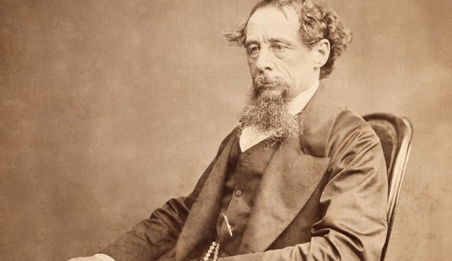 Charles Dickens' Birthplace Portsmouth Day Tour from London