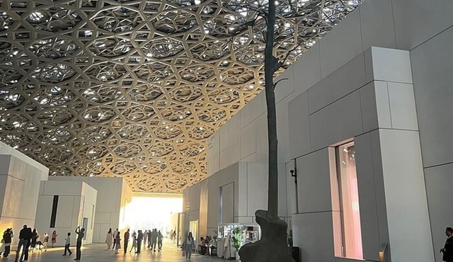 Louvre Abu Dhabi: Umělecké a kulturní skvosty