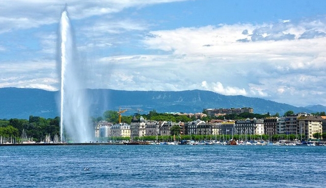 Geneva Private Walking Tour with a Professional Guide