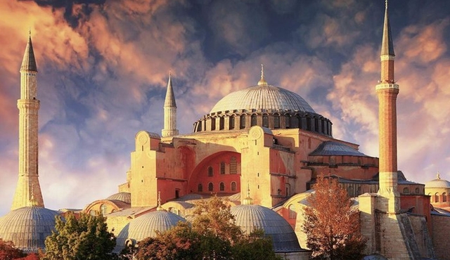 Istanbul Old City Group Tour with Lunch and Hotel Transfer