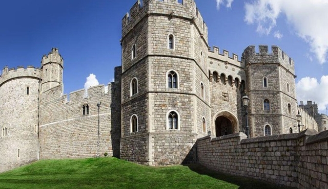 Salisbury, Windsor Castle, Stonehenge Day Trip From London